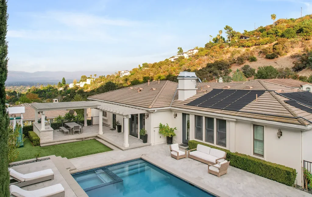 Mark Paul Gosselaar $5.5M Sherman Oaks Mansion Hits the Market 1 Mark Paul Gosselaar $5.5M Sherman Oaks Mansion Hits the Market